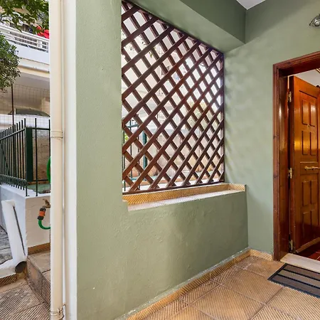 度假居 Spitatsi - With Yard 干尼亞