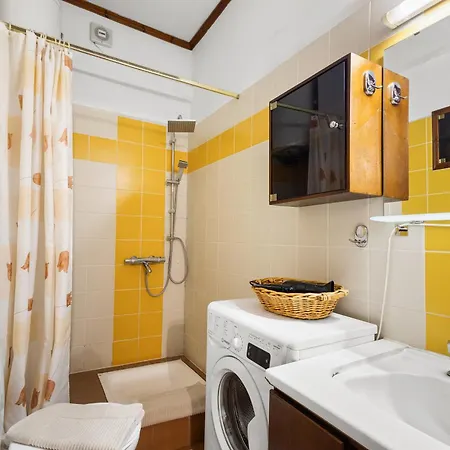 度假居 Spitatsi - With Yard 干尼亞