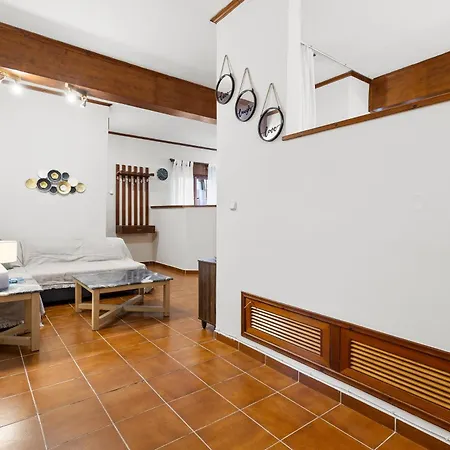 Spitatsi - With Yard بيت للعطل *