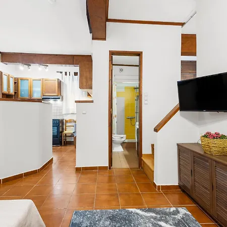 بيت للعطل Spitatsi - With Yard