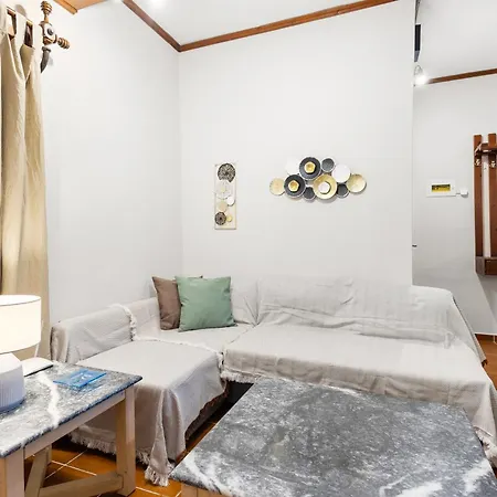 بيت للعطل Spitatsi - With Yard