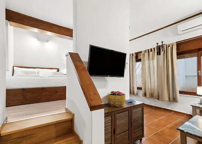 Spitatsi - With Yard بيت للعطل