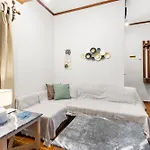 בית נופש Spitatsi - House With Yard