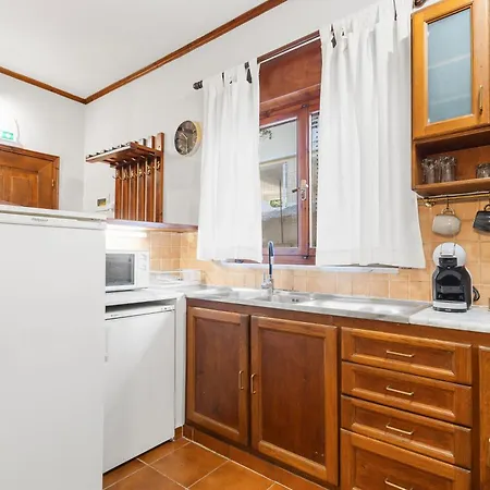 Spitatsi - With Yard