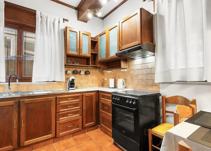 Spitatsi - With Yard