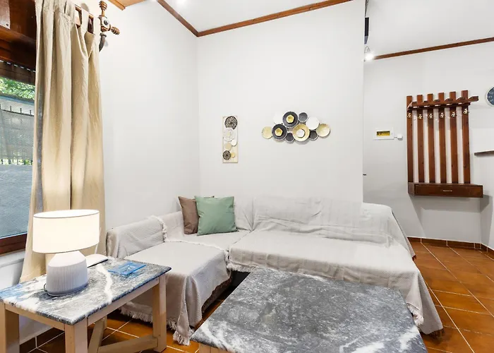 Дом отдыха Spitatsi - With Yard